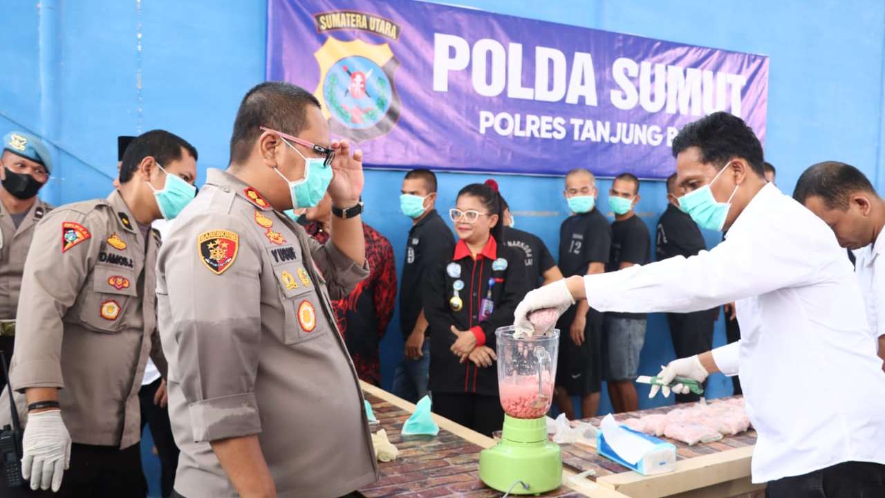 4 Kurir Narkoba Ditangkap, 10 Ribu Butir Butir Pil Ekstasi Dimusnahkan di Tanjung Balai