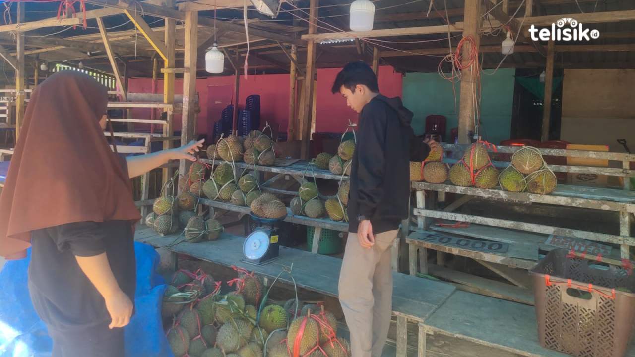Berharap Punya Usaha Sendiri, Ibu Ini Rela Jualan Durian 24 Jam