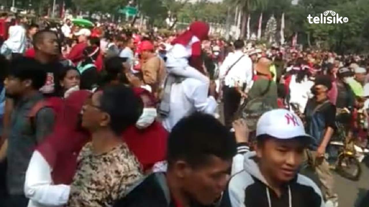 Datang ke Istana Merdeka, Ribuan Warga Kecewa Tak Bisa Saksikan Langsung Lewat Videotron