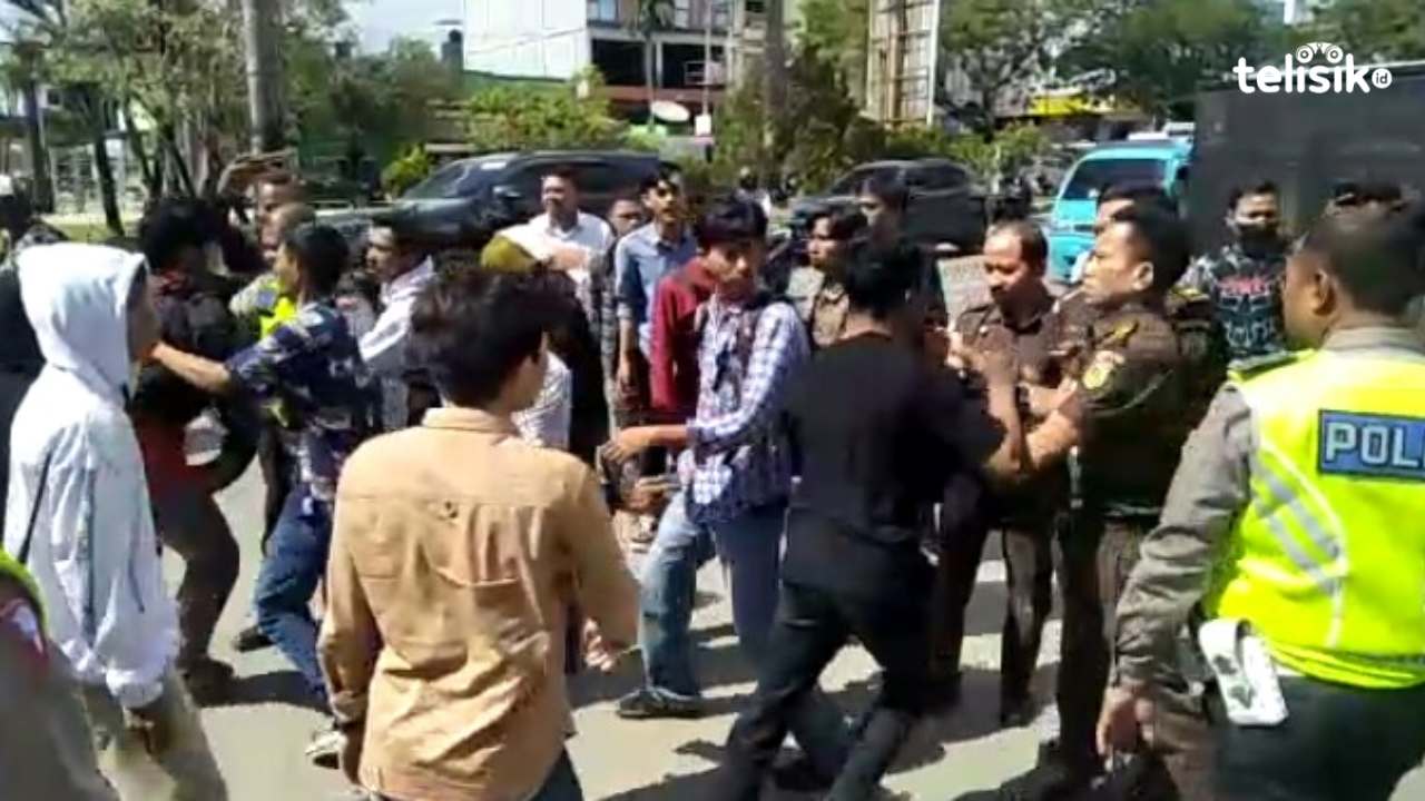 Demonstrasi Tuntut PT GKP Ditutup, Mahasiswa-Kejati Terlibat Adu Jotos