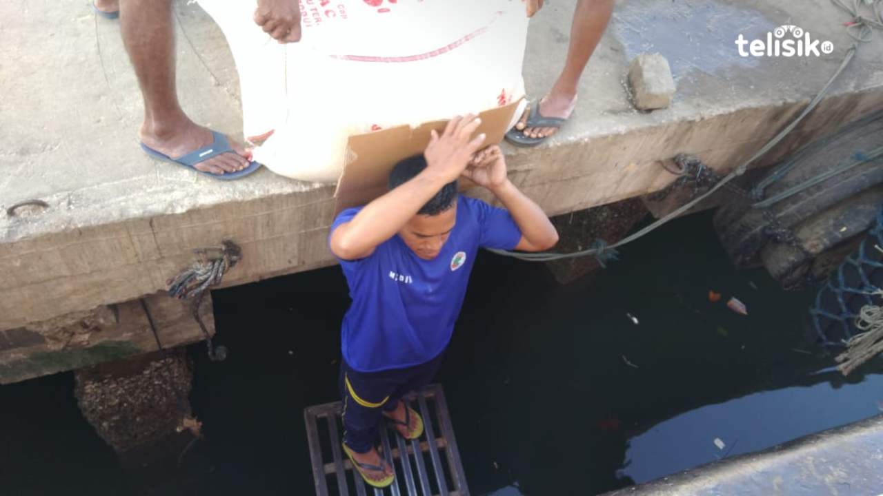 Foto Humanis: Perjuangan Buruh Pelabuhan