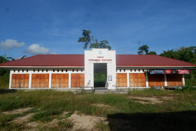 Habiskan Dana Miliaran Dua Pasar di Buton Utara Tak Berfungsi, Wabup Evaluasi Camat