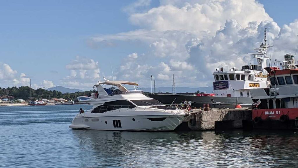 Kapal Pesiar Azimut Atlantis Pemprov Sulawesi Tenggara Ditindak Bea Cukai Kendari