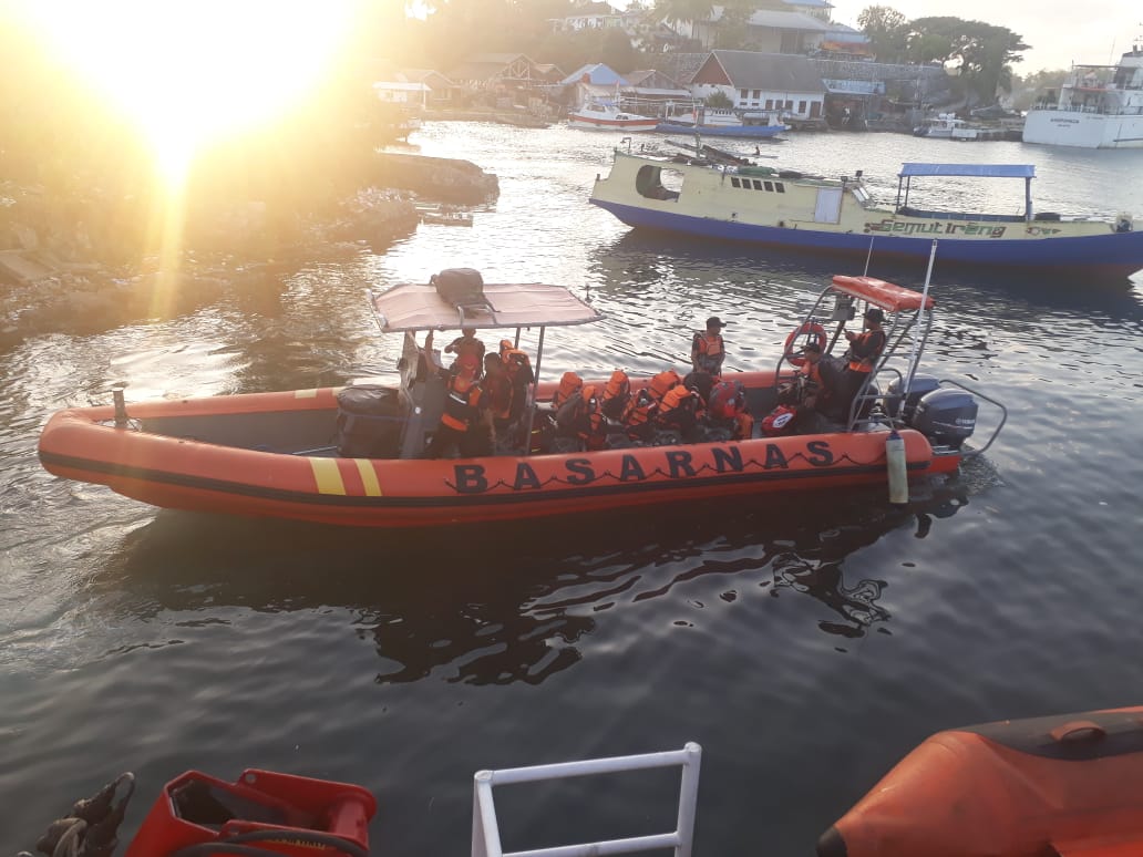 Kapal Tenggelam di Perairan Tanjung Toronipa 2 Selamat, 1 Hilang