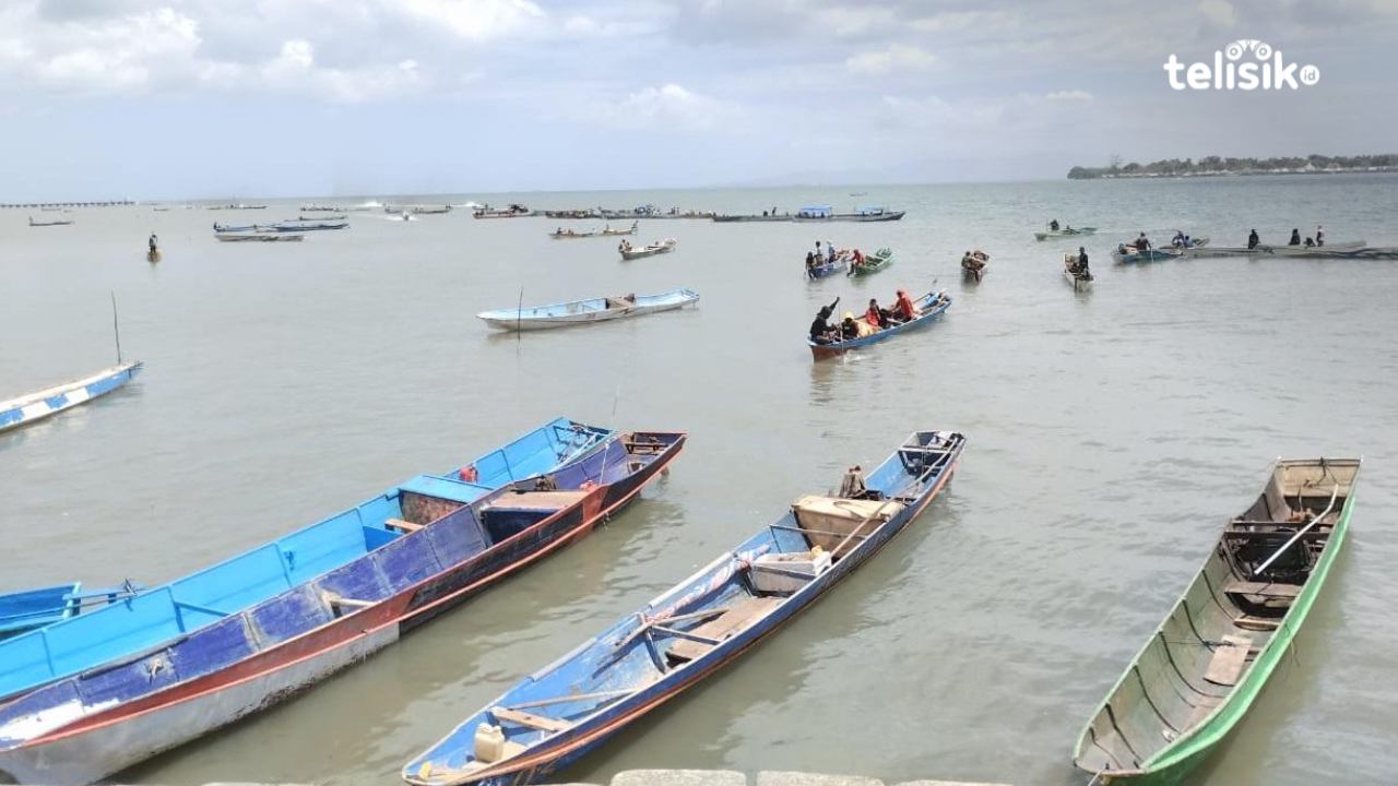 Lomba Balap Perahu Warnai HUT ke-9 Muna Barat