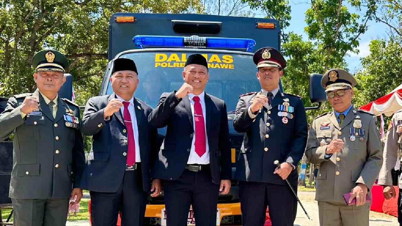 Momen HUT ke-78 RI Pemda Konawe Hibah Mobil Dalmas ke Polres