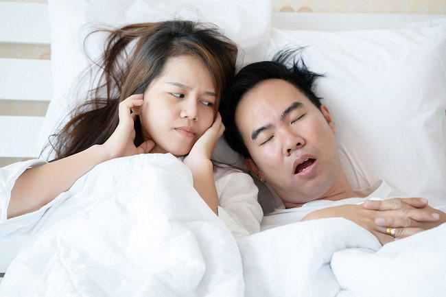 Penyebab Kebiasaan Tidur Ngorok dan Tips Mengatasinya