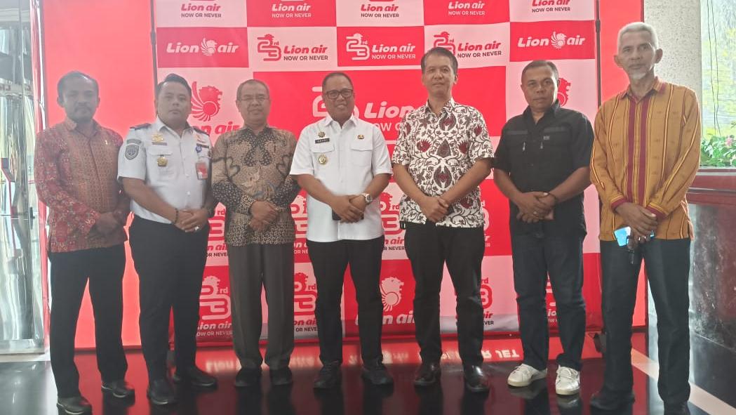 Pj Bupati Minta Rute Penerbangan Muna Barat ke Kendari
