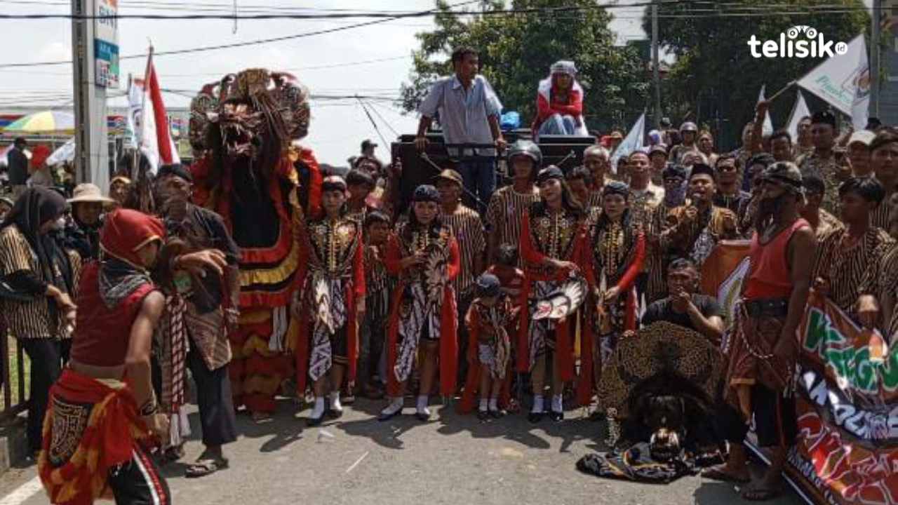 Rocky Gerung Dituding Pecah Belah Masyarakat, IKN Harus Diwujudkan