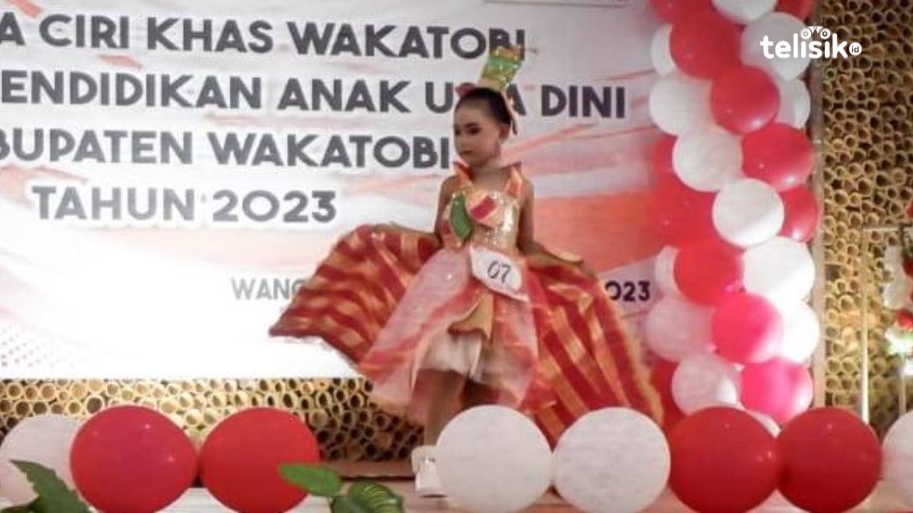 Siswa TK Wakatobi Ikut Fashion Show Busana Daerah