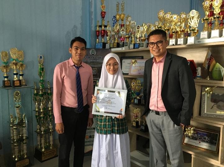 Siswi MTs Ummushabri Kendari Wakili Sulawesi Tenggara Kompetisi Sains Tingkat Nasional 