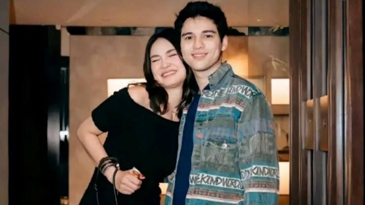 5 Artis Wanita Taklukkan Hati Brondong, Ada yang Beda Usia 15 Tahun