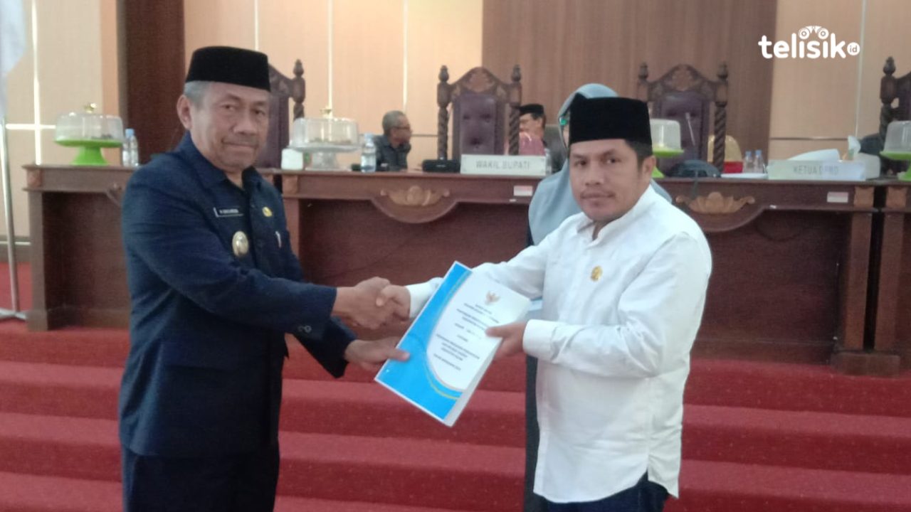 DPRD Terima Rancangan Perubahan APBD, Wabup Muna Wajibkan Kepala OPD Ikut Pembahasan