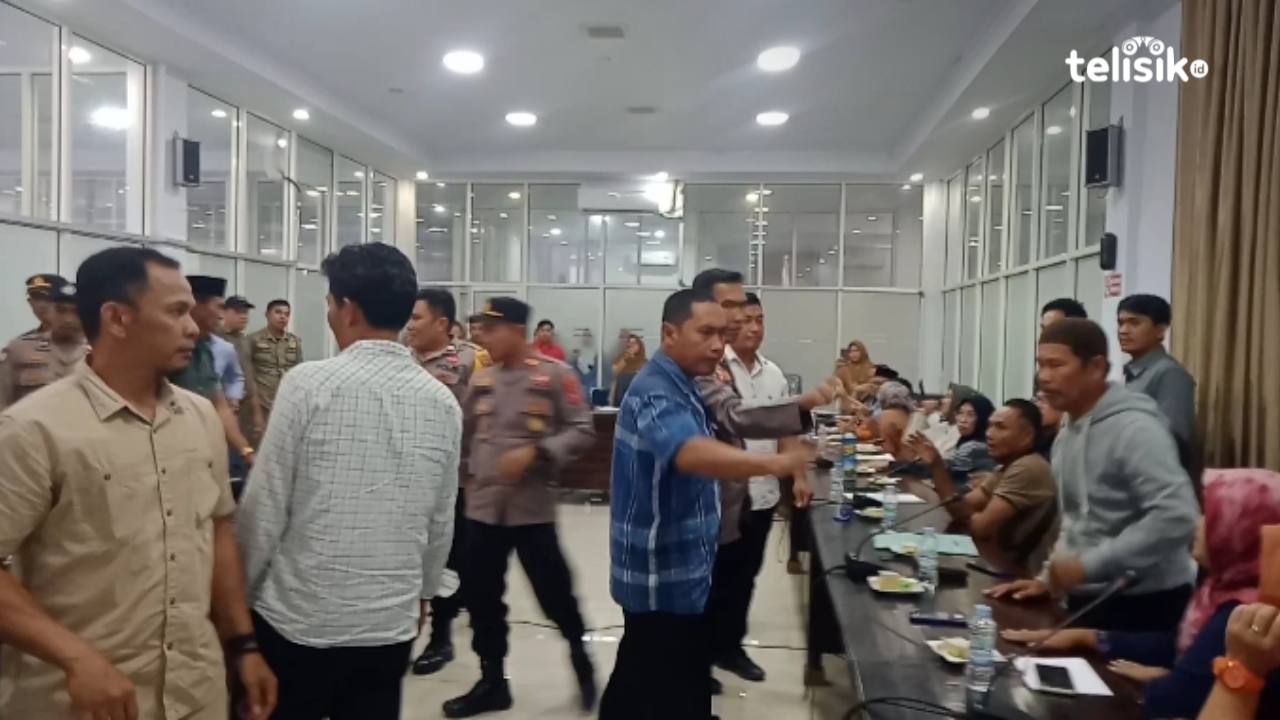 Dua Kelompok Warga Nyaris Bentrok Soal Kompensasi Tambang saat RDP di DPRD Kolaka Utara