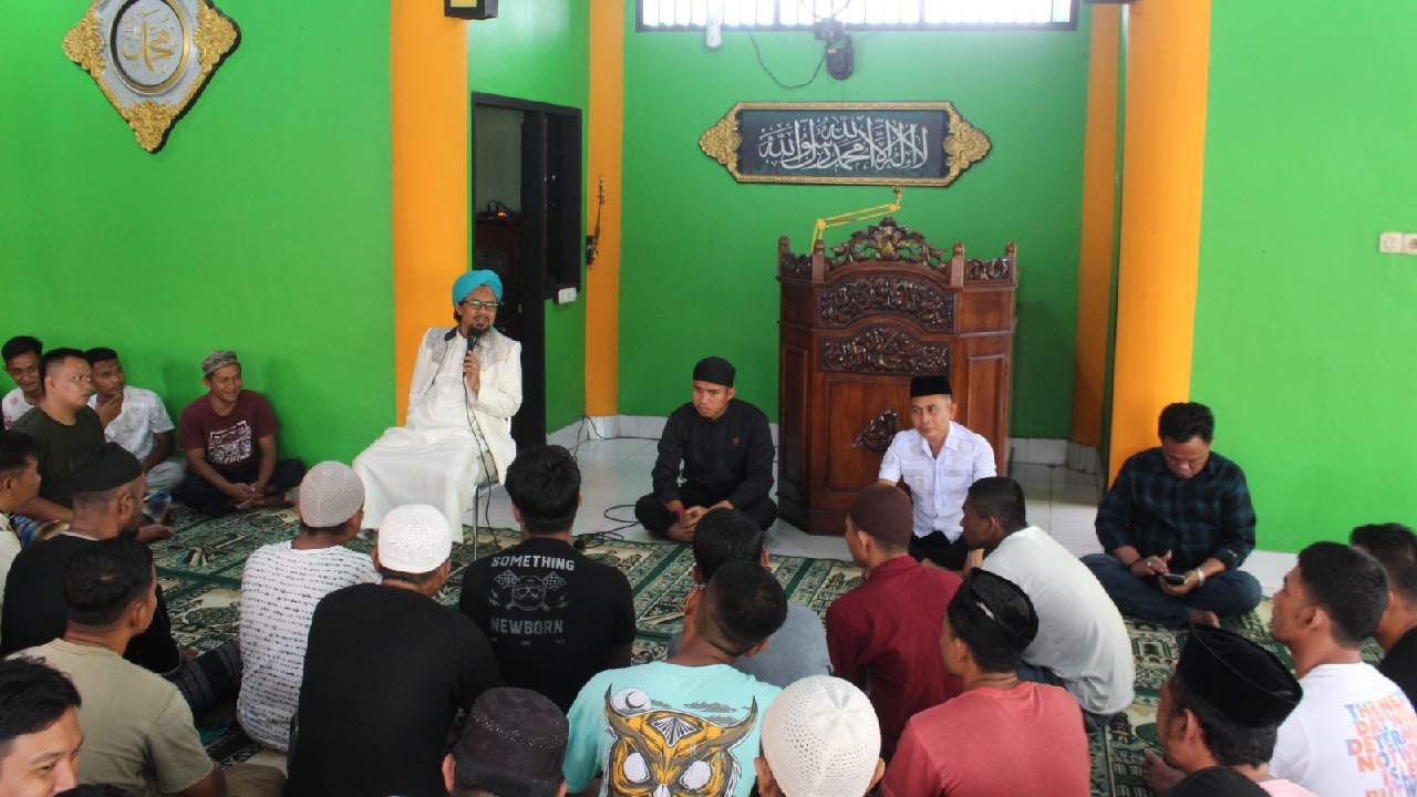 KH Abdurrahman Al Banjari Sambangi Rutan Unaaha 