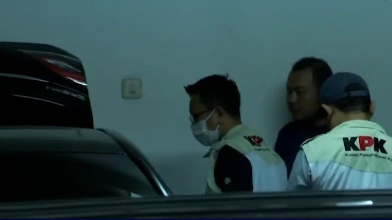 KPK Amankan Senjata Api dan Uang Tunai Puluhan Miliar di Rumah Mentan Syahrul Yasin Limpo