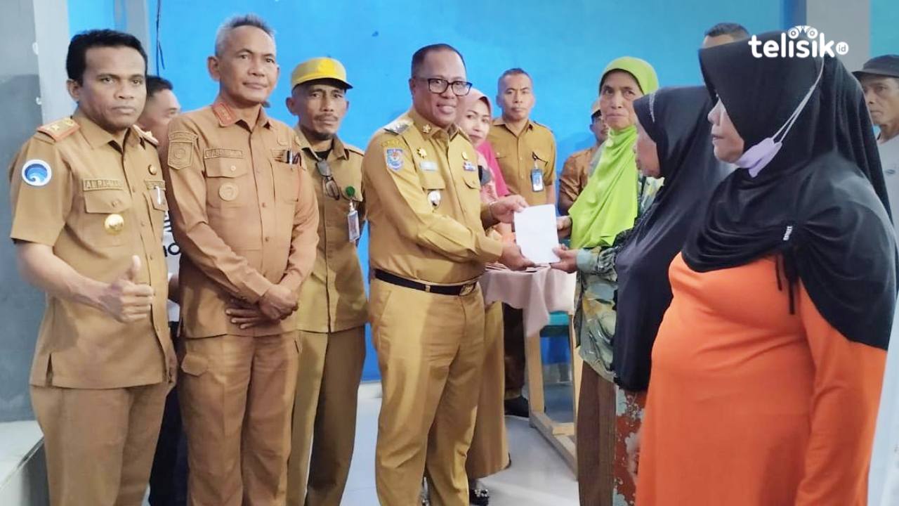 Pemda Muna Barat Kembali Salurkan BLT APBD Bagi Masyarakat Kelurahan