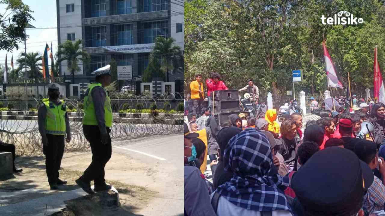 Ratusan Mahasiswa Demo, Polisi Tutup Jalan Boulevard Kendari