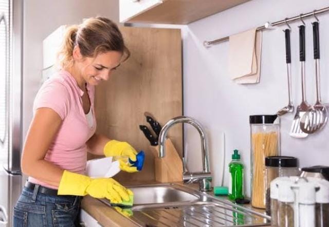 Tips Bersihkan Wastafel Stainless Steel agar Tetap Berkilau