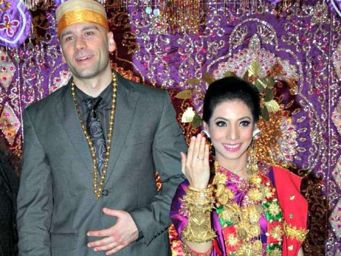 Tips Cari Pacar Bule, Hindari 3 Tipe Cowok Ini