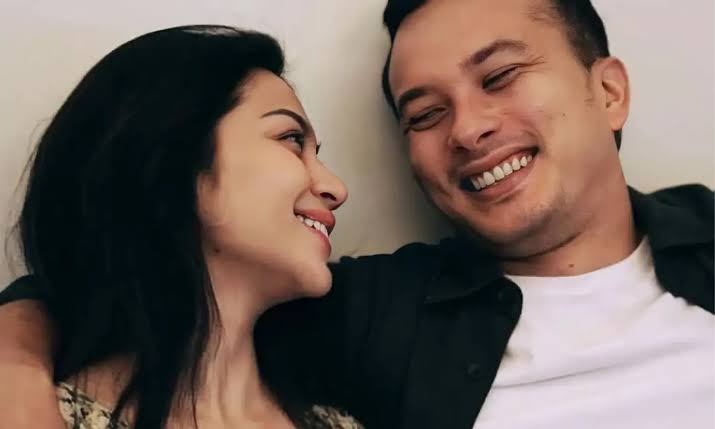 5 Artis Wanita Ini Pernah Beradegan Ciuman dengan Nicholas Saputra