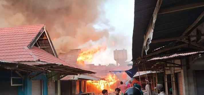 Bupati Muna Perintahkan Disperdagin Data Korban Kebakaran Pasar Wakuru