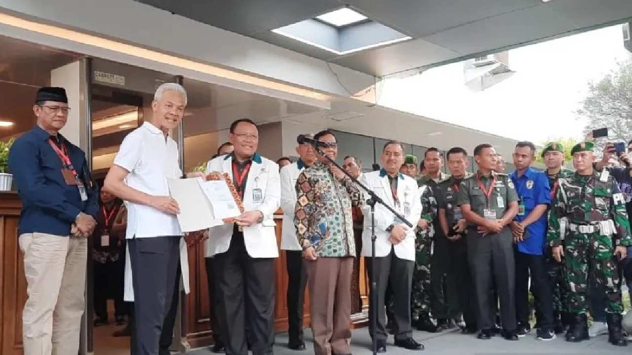 Periksa Kesehatan Sembilan Jam, Ganjar Sempat Berkeringat di Treadmill