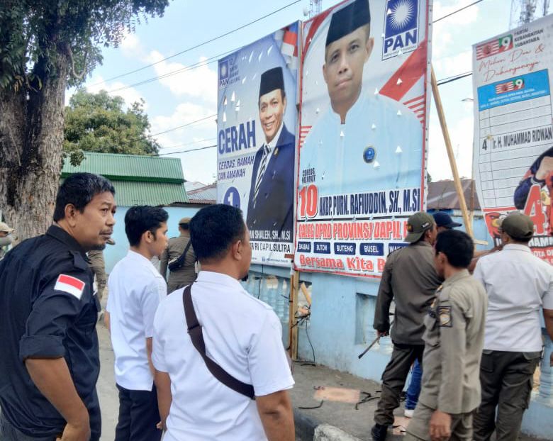 Tak Sesuai Aturan APK Caleg dan Cagub Ditertibkan di Kota Baubau