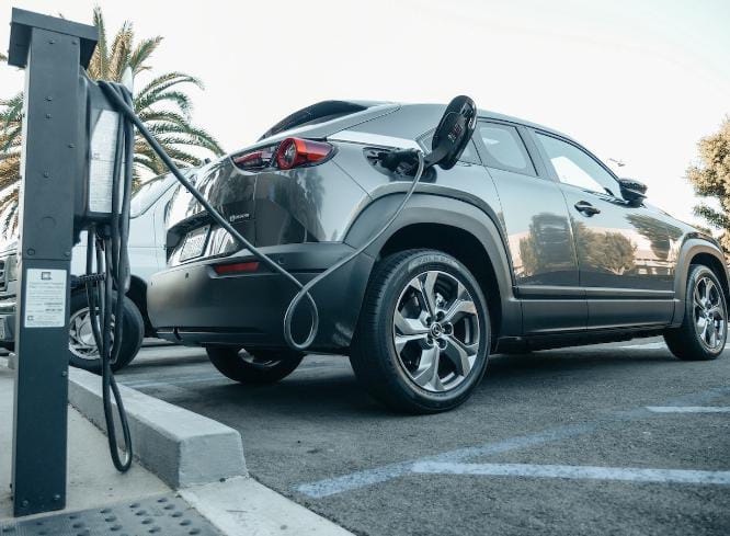 Teliti Sebelum Membeli, Ini Kelebihan dan Kekurangan Kendaraan Listrik