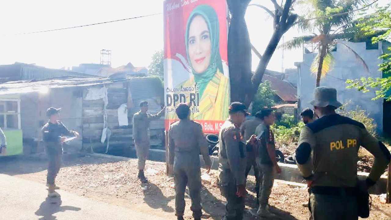 Parpol Tak Turunkan Mandiri, Pemkot Tertibkan APK di Kota Baubau