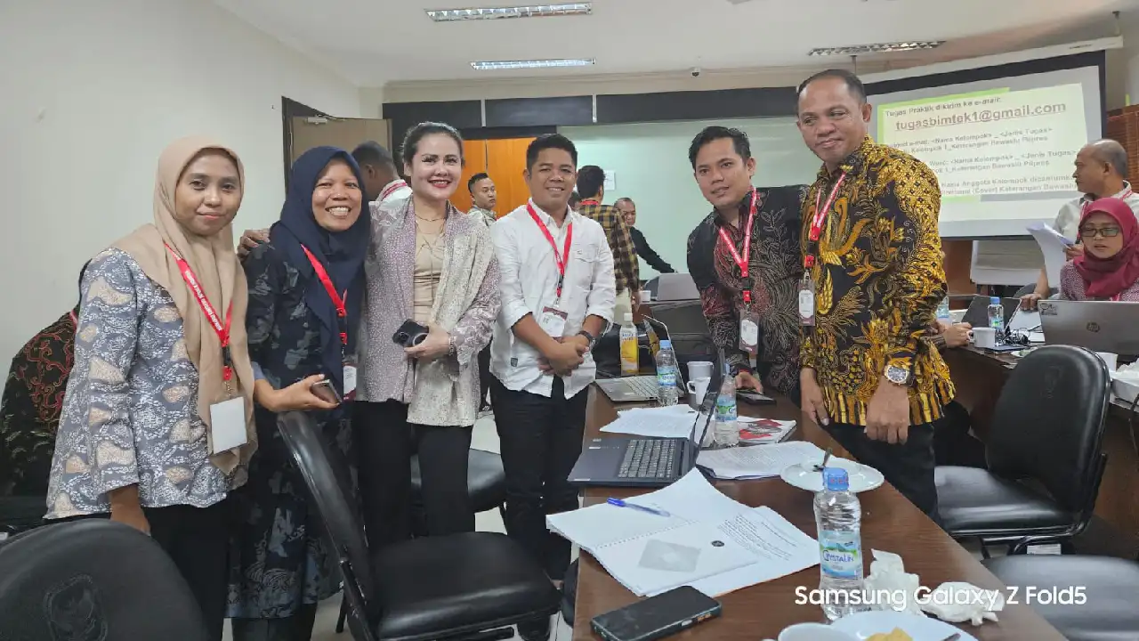 Bawaslu Muna Minta Pol PP Segera Tertibkan APK