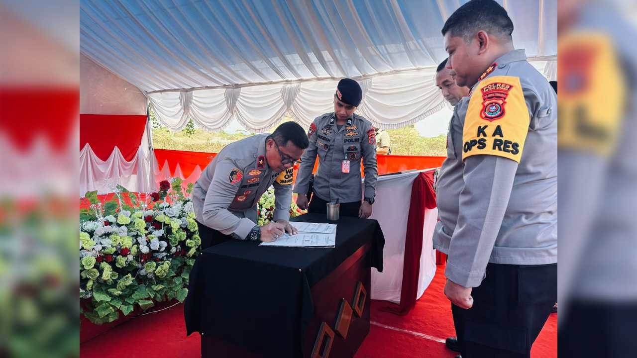 Wakapolda Sulawesi Tenggara Resmikan Rumah Dinas Bintara Polres Buton Utara