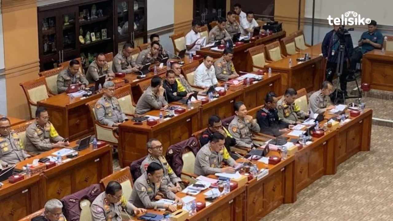 Komisi III DPR Desak Bentuk Panja Netralitas Polri, Kabaharkam Ungkap 3 Operasi Amankan Pemilu 2024