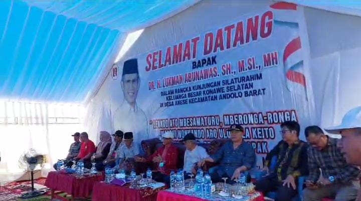Lukman Abunawas Bantu Warga Konawe Selatan Lewat Pemeriksaan Kesehatan dan Sunat Massal Gratis