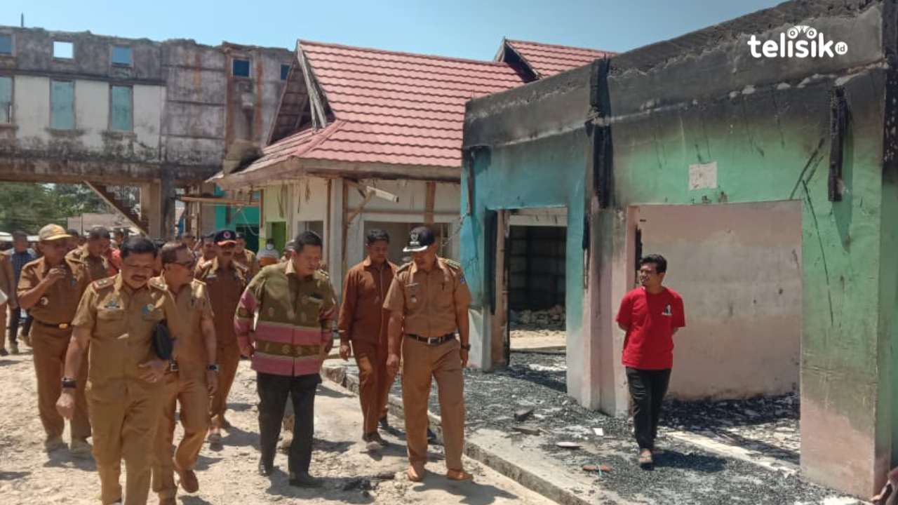 Pemda Muna Siapkan Rp 866 Juta Buat Pedagang Korban Kebakaran Pasar Wakuru