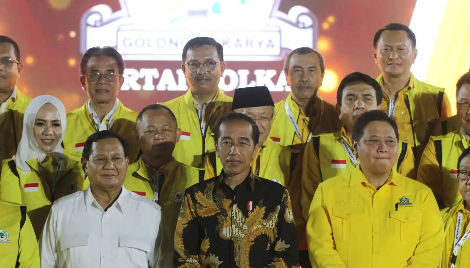 Prabowo Komitmen Ikuti Gaya Berpolitik Jokowi, Airlangga Perlahan Ajak Gibran Gabung Golkar