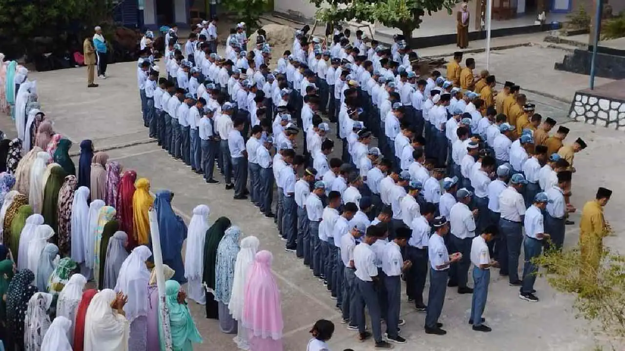 Puluhan Ribu Siswa SMA Sederajat Sulawesi Tenggara Salat Gaib dan Doa Bersama untuk Palestina