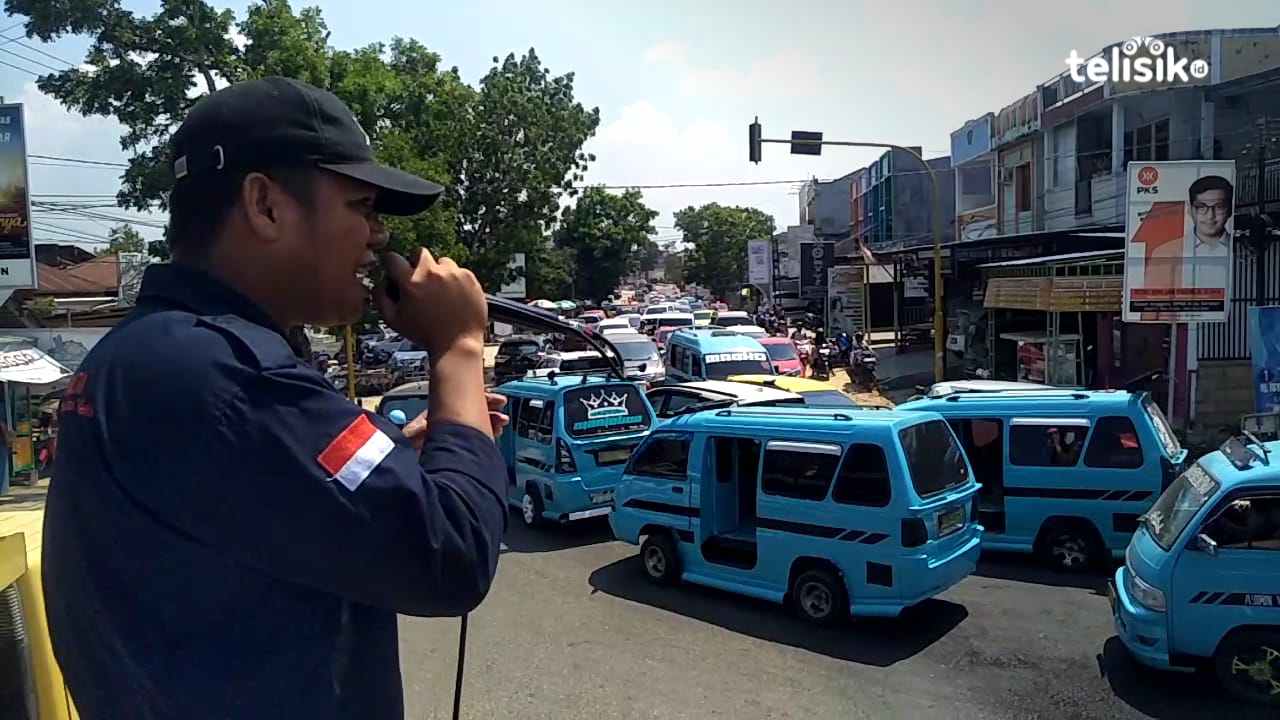 Tuntut Pembunuh Juru Parkir Ditangkap, Blokade Jalan di Kendari Makin Meluas