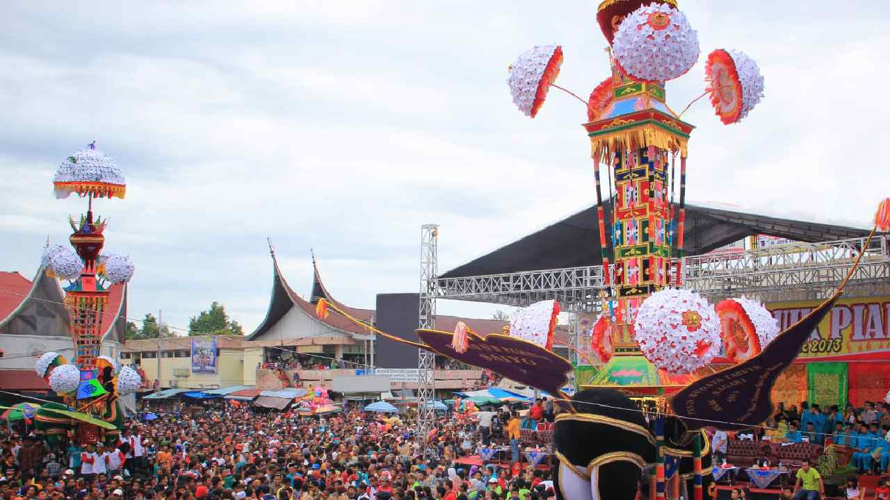 Deretan Tradisi Unik yang Ada di Indonesia