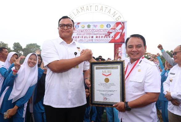 Dikbud Sulawesi Tenggara Galakkan Penanaman Serentak dan Kembali Raih Rekor MURI