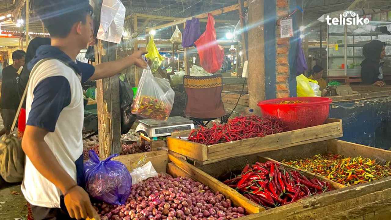 Jelang Nataru 2024, Stok Kebutuhan Pokok Aman Tapi Harga Cabai Masih Tinggi