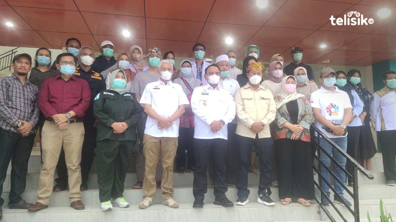 Jelang Nataru Pj Gubernur Sulawesi Tenggara Tegaskan Jangan Ada Kekosongan Petugas Medis di Rumah Sakit