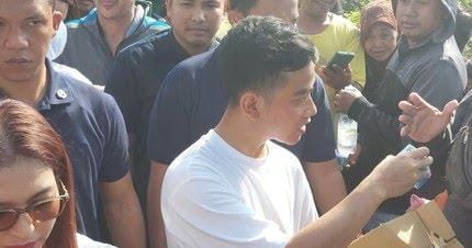 Viral, Gibran Bagi-Bagi Susu di CFD, Diduga Kampanye