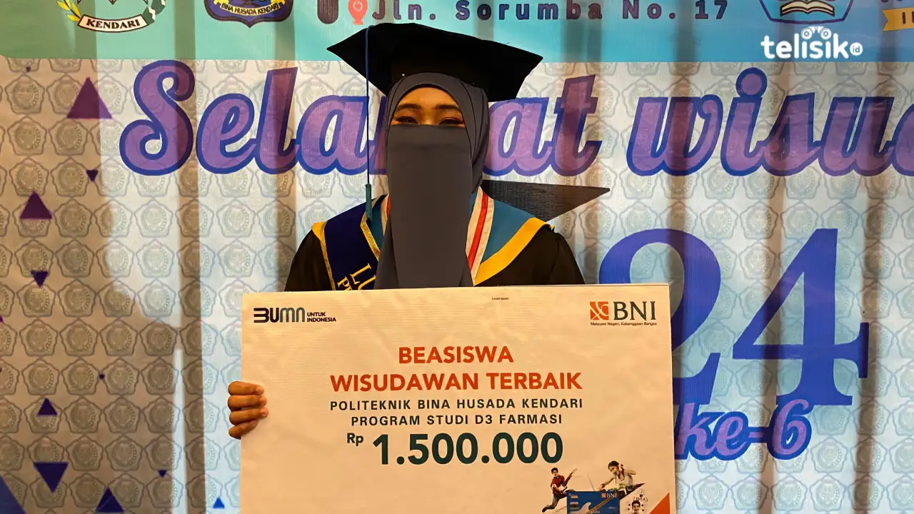 Anak Petani Ini Menjadi Wisudawan Terbaik Politeknik Bina Husada Kendari dengan IPK Sempurna 4,0