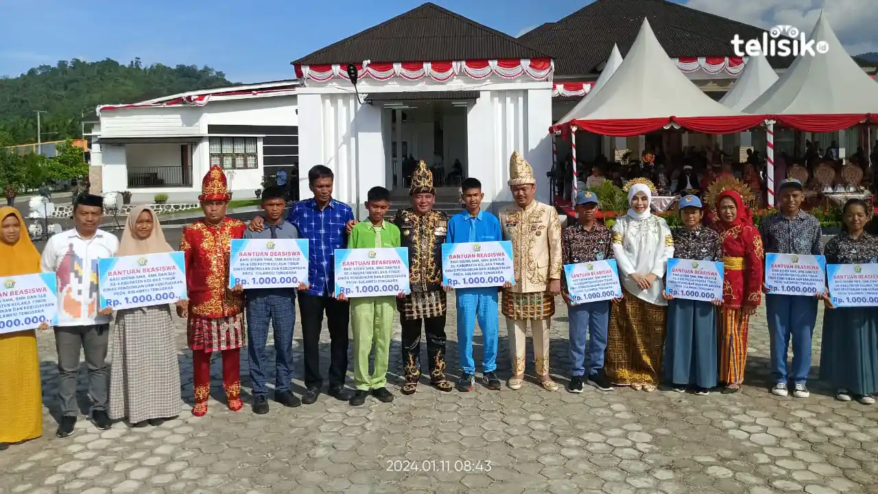 Dikbud Sulawesi Tenggara Salurkan Bantuan 200 Siswa SMA/SMK/SLB di Kolaka Timur