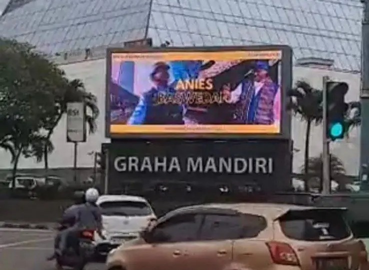 Iklan Anies dari Penggemar K-Pop di Videotron Jakarta dan Bekasi Diturunkan, Pemprov DKI Berkilah Ranah Swasta
