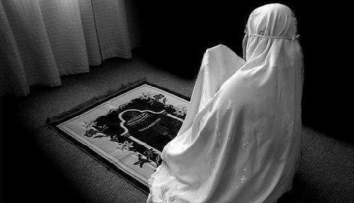 Kagum Umat Islam Rajin Beribadah, Wanita Ini Putuskan Mualaf