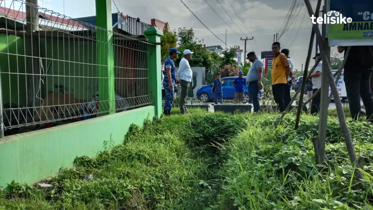 Pj Wali Kota Kendari Muhammad Yusup Temukan Banyak Drainase Tertutup Sampah
