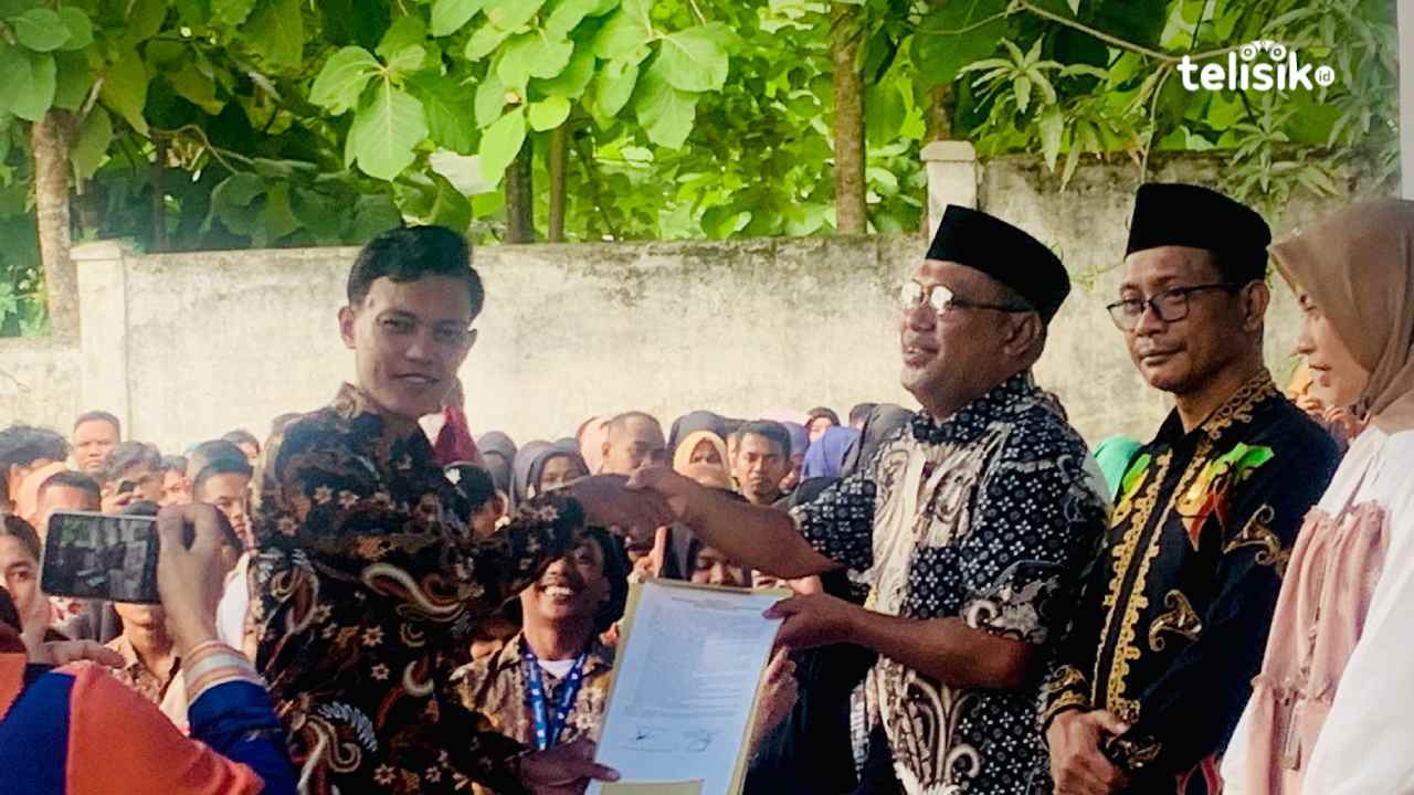Ribuan Anggota KPPS Kota Baubau Dilantik, KPU Tekankan Profesionalitas