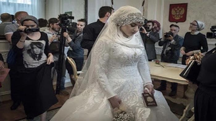 Seorang Wanita Nikahi 8 Pria dalam Waktu 8 Hari karena Alasan Ini, Bikin Heboh Sedunia